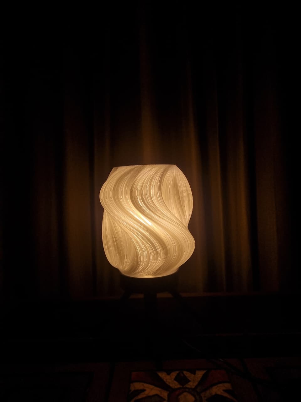 Snowflake Lamp | 3D Printed Table Light, Biodegradable PLA, Translucent White Shade, LED 3 Color Modes – Modern Bedside & Desk Lamp