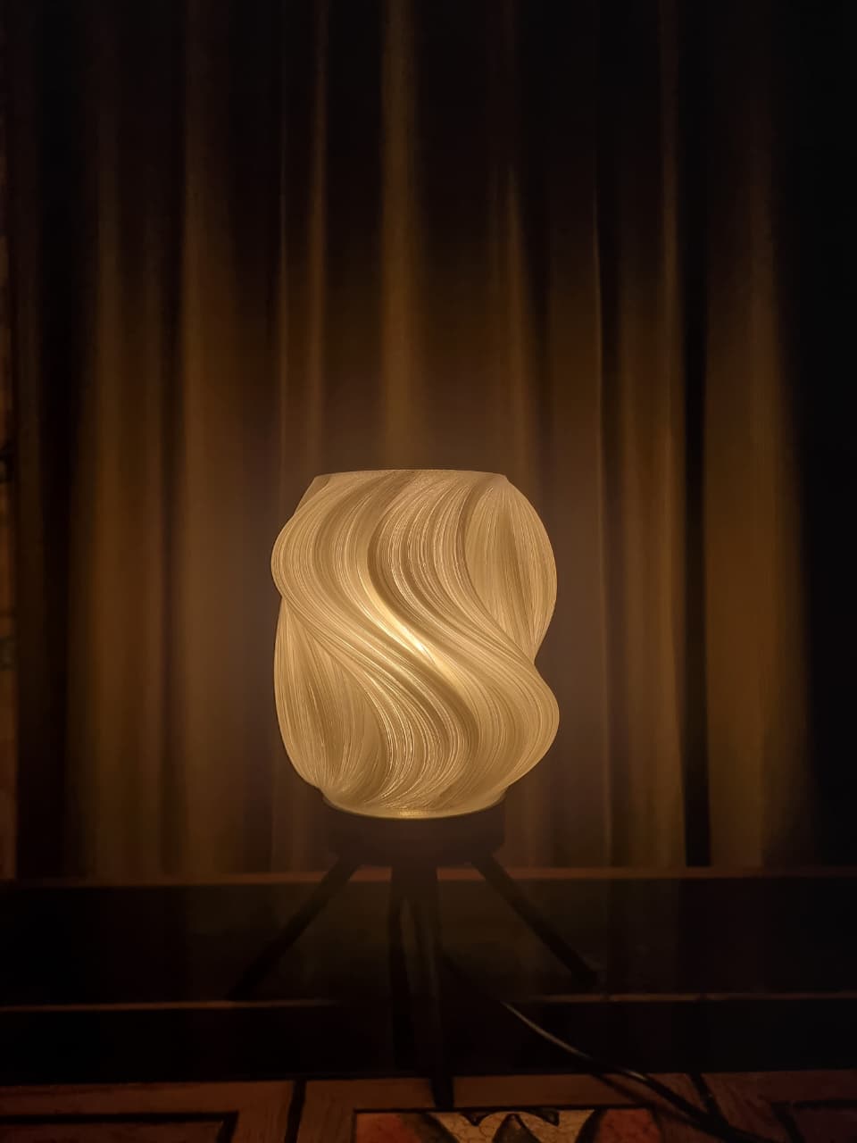 Snowflake Lamp | 3D Printed Table Light, Biodegradable PLA, Translucent White Shade, LED 3 Color Modes – Modern Bedside & Desk Lamp