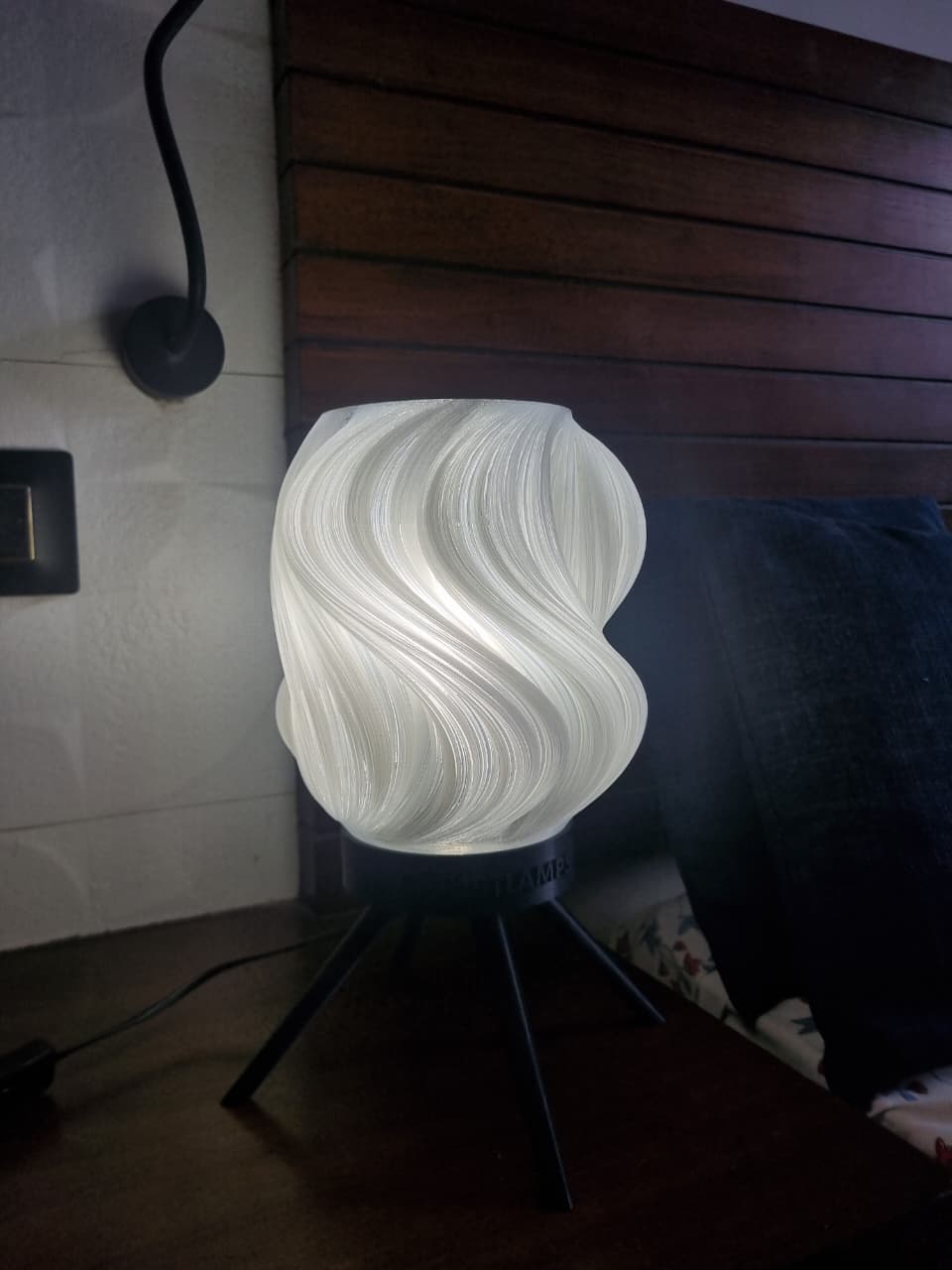 Snowflake Lamp | 3D Printed Table Light, Biodegradable PLA, Translucent White Shade, LED 3 Color Modes – Modern Bedside & Desk Lamp