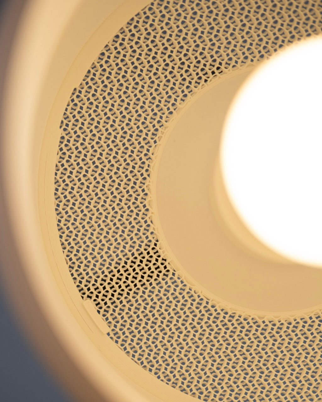 Gyroid Lamp | 3D Printed Table Light, Paper-Thin PLA Shade, LED 3-in-1 or Warm Yellow – Modern Minimalist Bedside & Desk Lamp